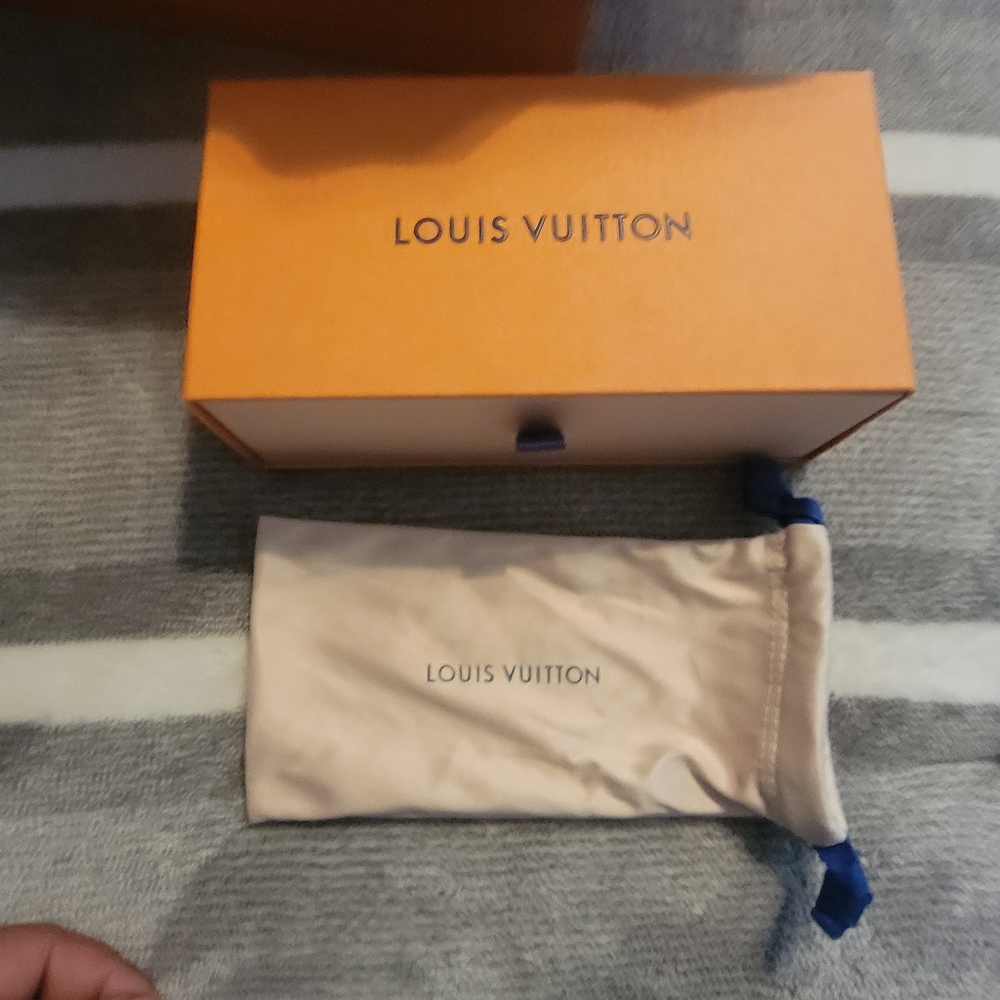 Authentic Louis Vuitton eyeglasses box and duster